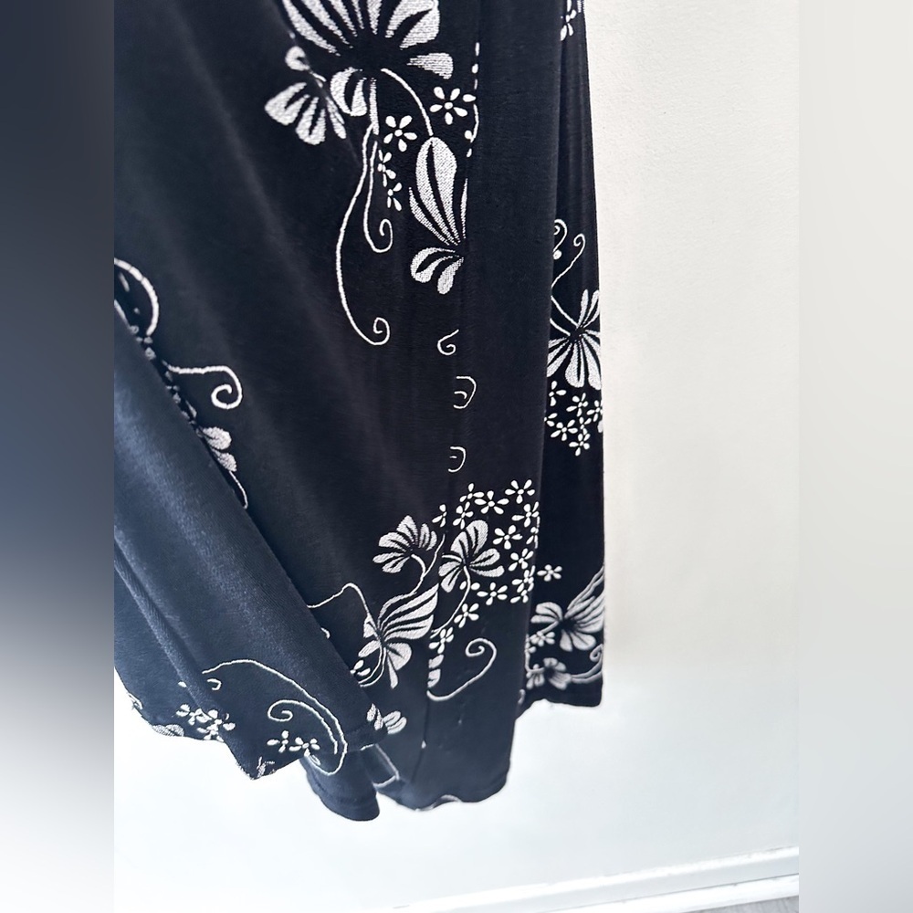 90’s Diamond Brand Dress - Black with white floral- Stretchy- Size Medium - Picture 8 of 11